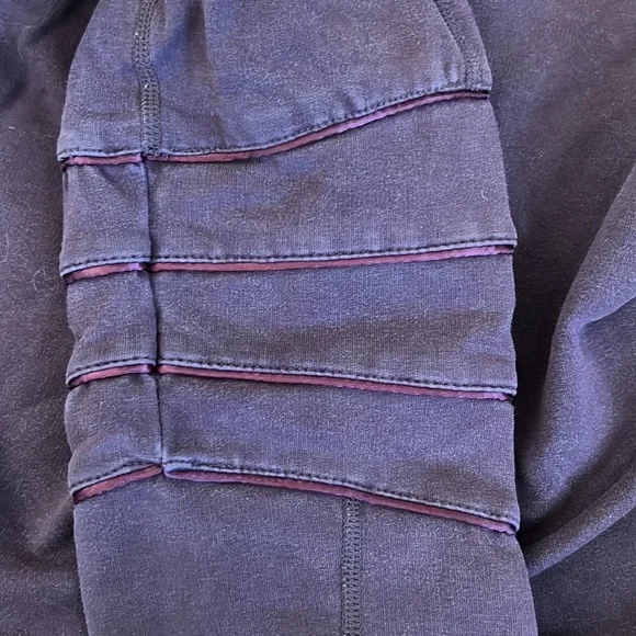 Lululemon Burgundy Zip up hoodie with pockets - Picture 9 of 12